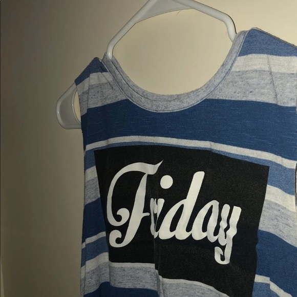 Tops - Picture 2 of 3